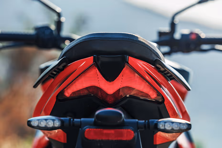 Aprilia Tuono 457