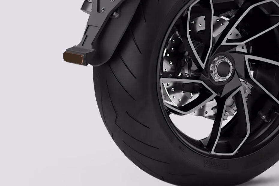 Ducati Diavel V4