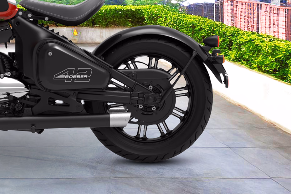 Jawa 42 Bobber Jasper Red Alloy Wheel