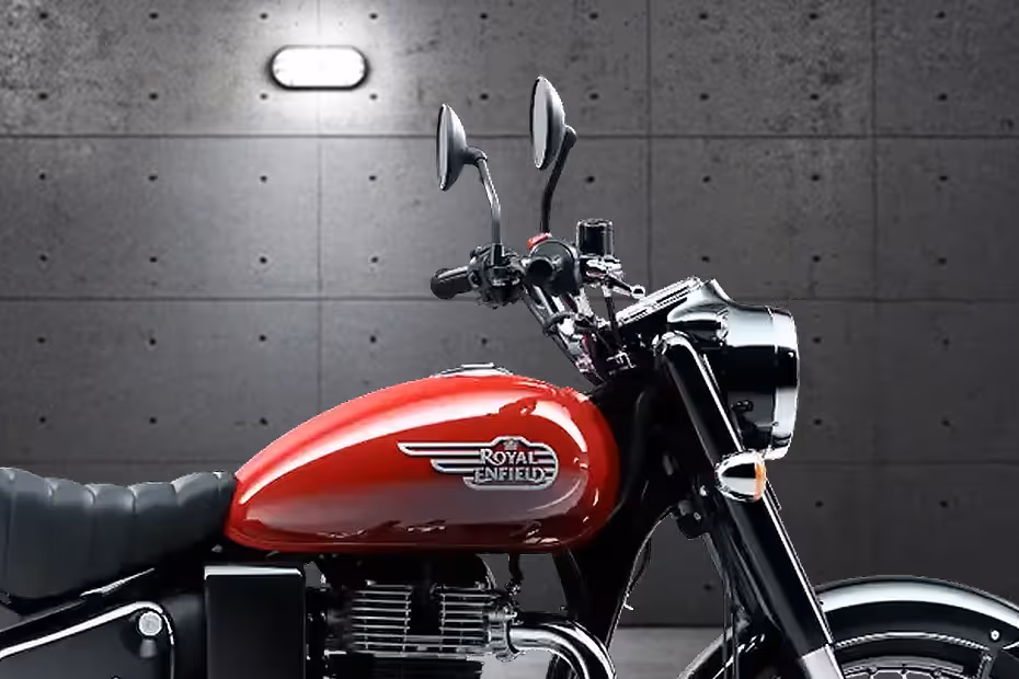Royal Enfield Bullet 350 Military Red and Military Black