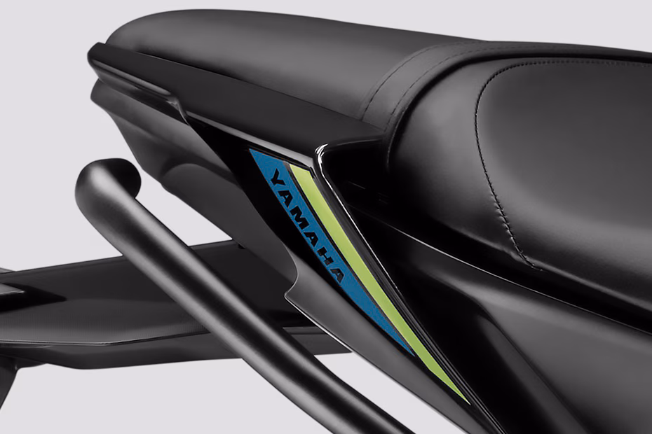 Yamaha MT 15 Version 2.0 Metallic Silver Cyan