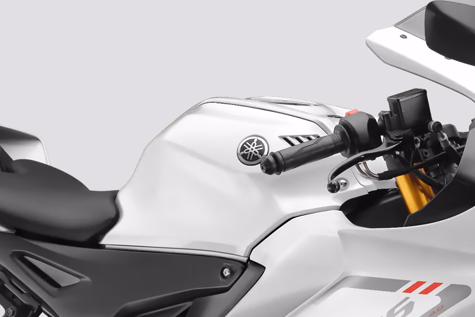 Yamaha R15 V4 Intensity White Without Quickshifter