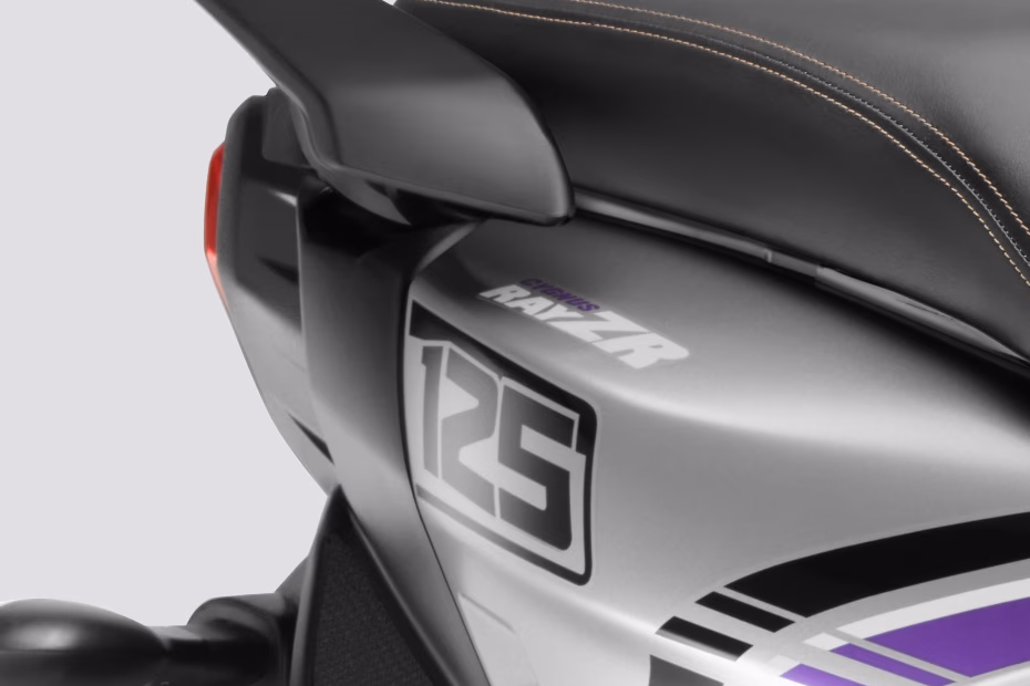 Yamaha RayZR 125 Fi Hybrid Disc Silver White Cocktail
